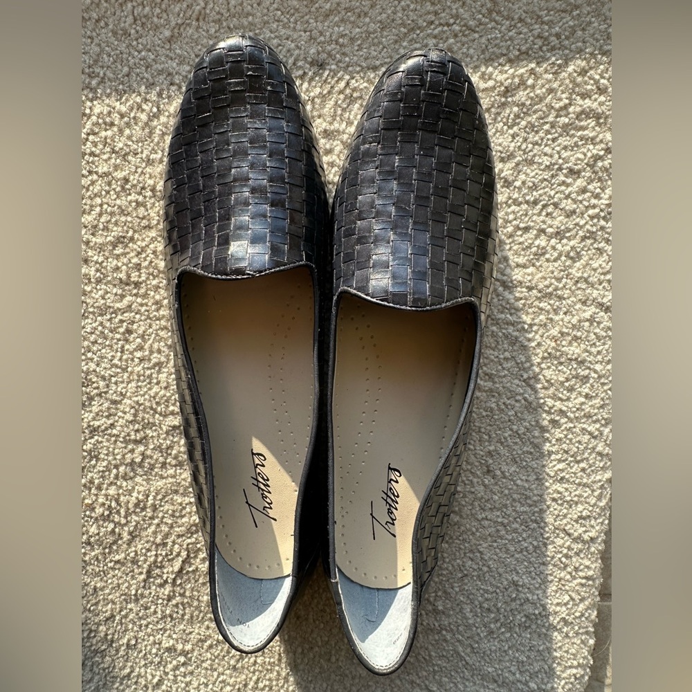 Trotters Navy Woven Leather Slip-On Flats